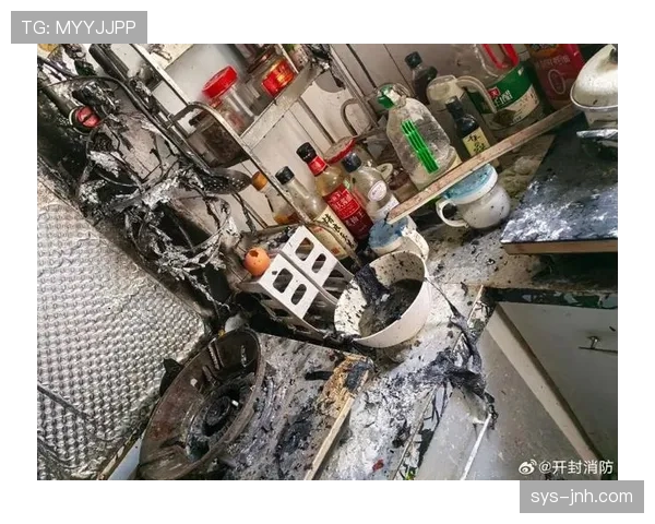 特雷·杨家的冰箱里塞满了能量饮料，但厨房灶台从来没开过火