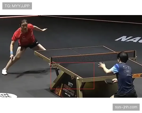 陈梦训练结束背着名牌包去吃路边摊,收银员一脸懵 陈梦训练结束背着名牌包去吃路边摊,收银员一脸懵